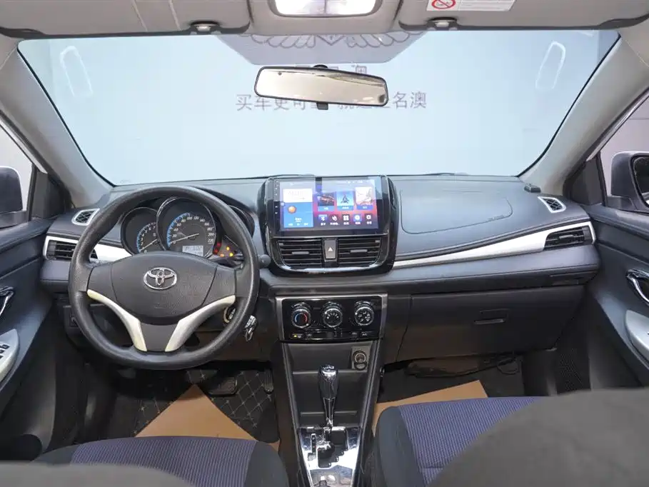 Toyota Yaris L 2017 — фото 16