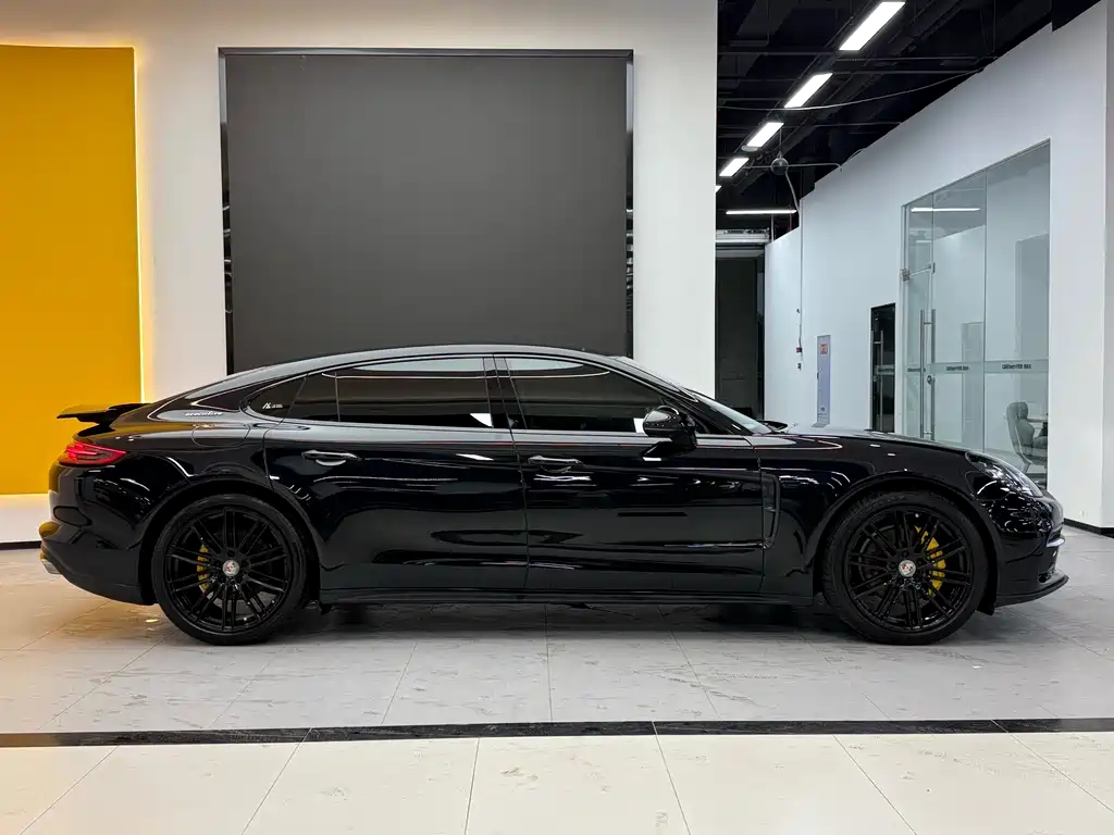 Porsche Panamera 2018 — фото 4
