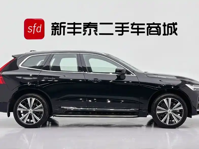 Volvo XC60 Plug-In Hybrid 2023 — фото 3