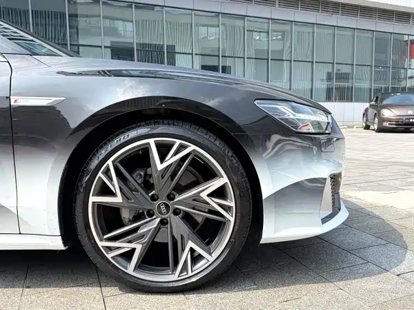 Audi A7L 2023
