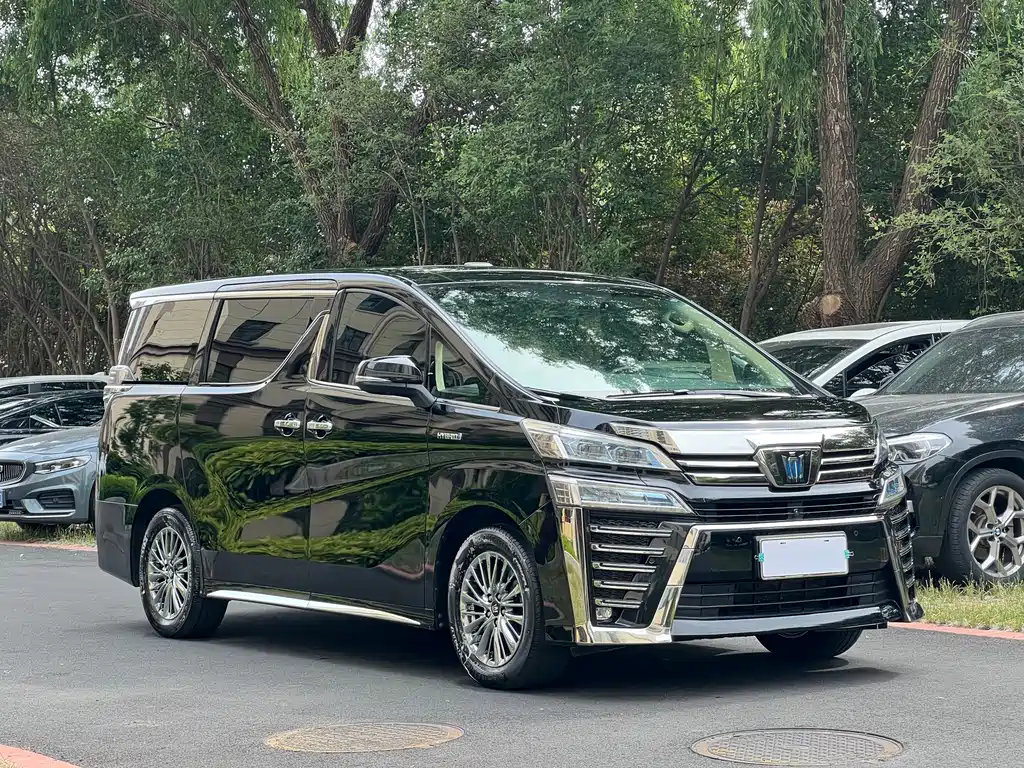 Toyota Vellfire 2022 — фото 3