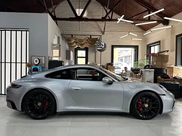 Porsche 911 2021