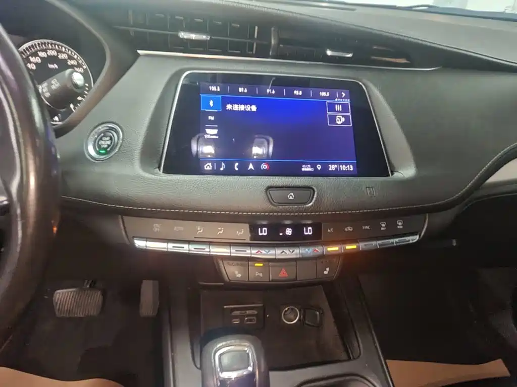 Cadillac XT4 2019 — фото 13