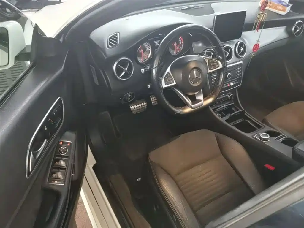 Mercedes-Benz CLA 2015 — фото 16