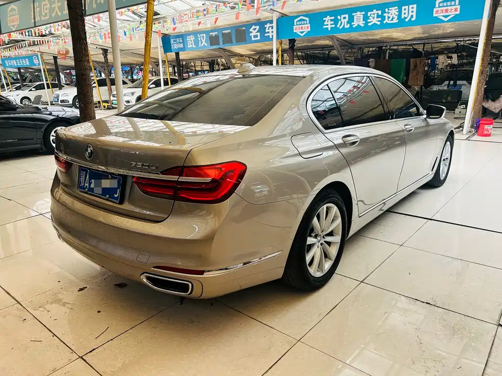 BMW 7 Series 2017 — фото 6