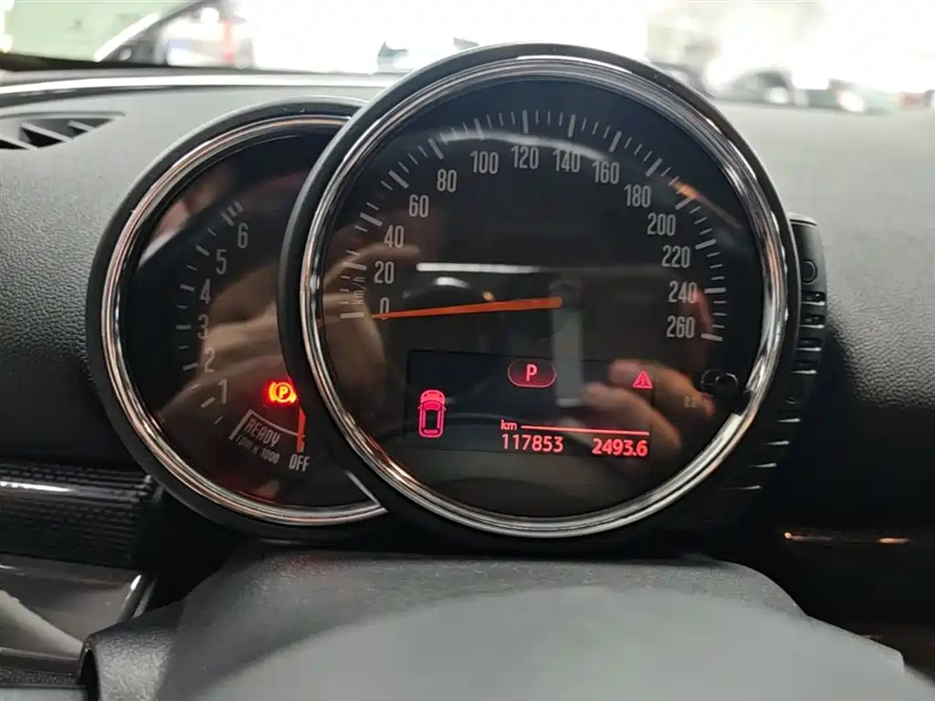 MINI Clubman 2017 — фото 12