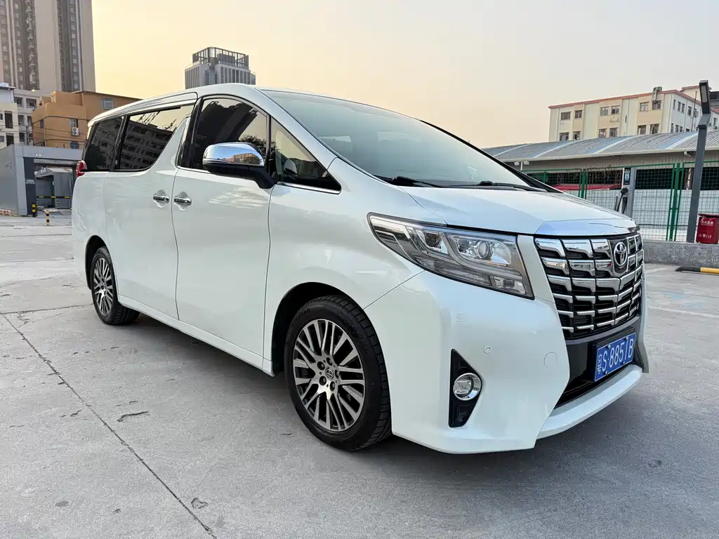 Toyota Alphard 2017 — фото 3