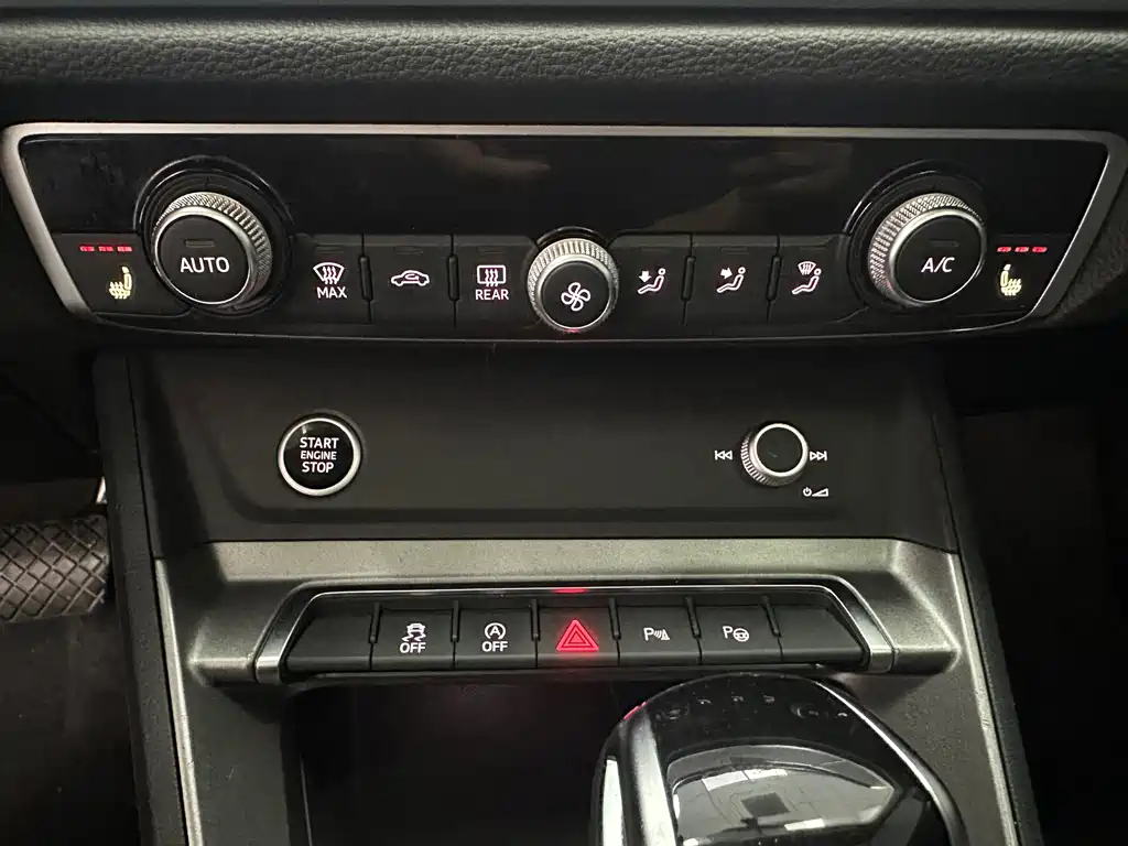 Audi Q3 2022 — фото 14
