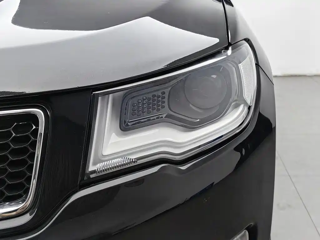 Jeep Compass 2020 — фото 7
