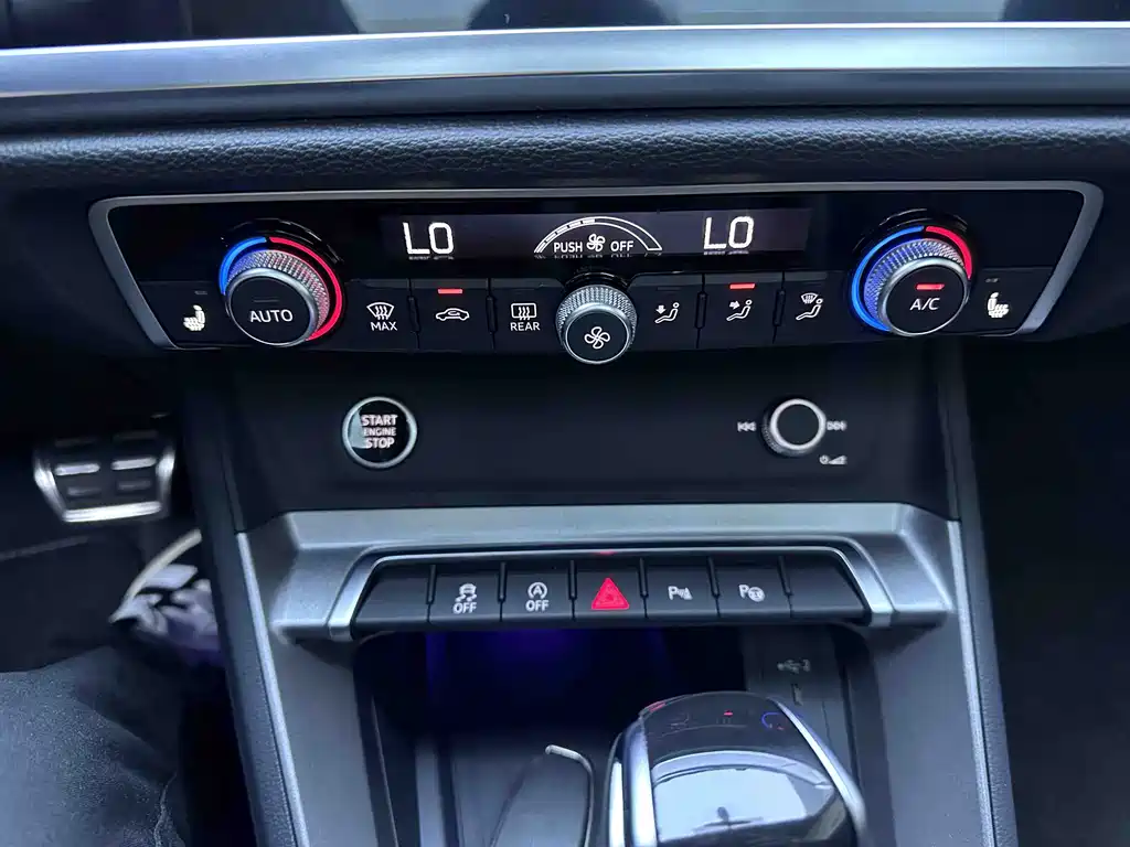Audi Q3 2023 — фото 14