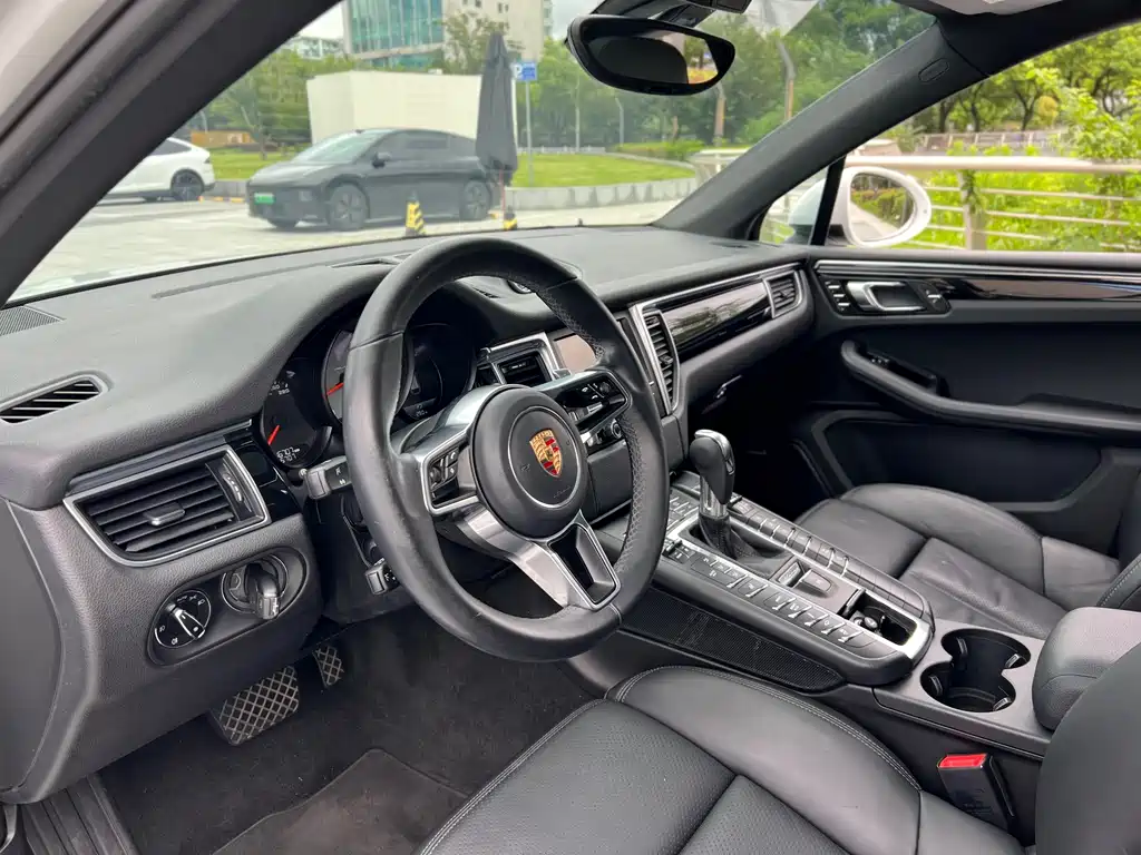 Porsche Macan 2016 — фото 9