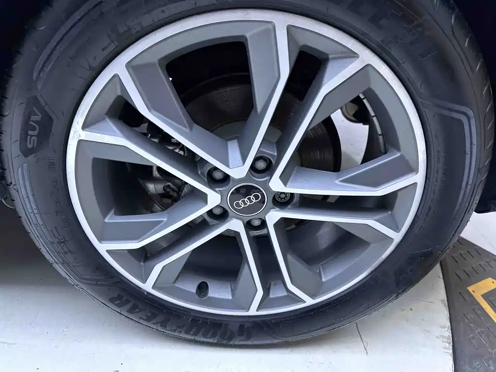 Audi Q3 2023 — фото 23