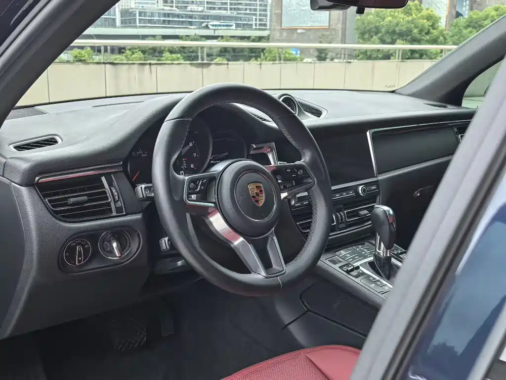 Porsche Macan 2020