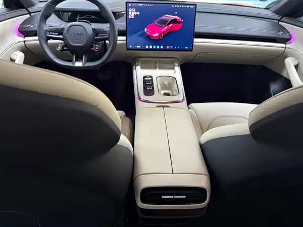 Xiaomi SU7 2025