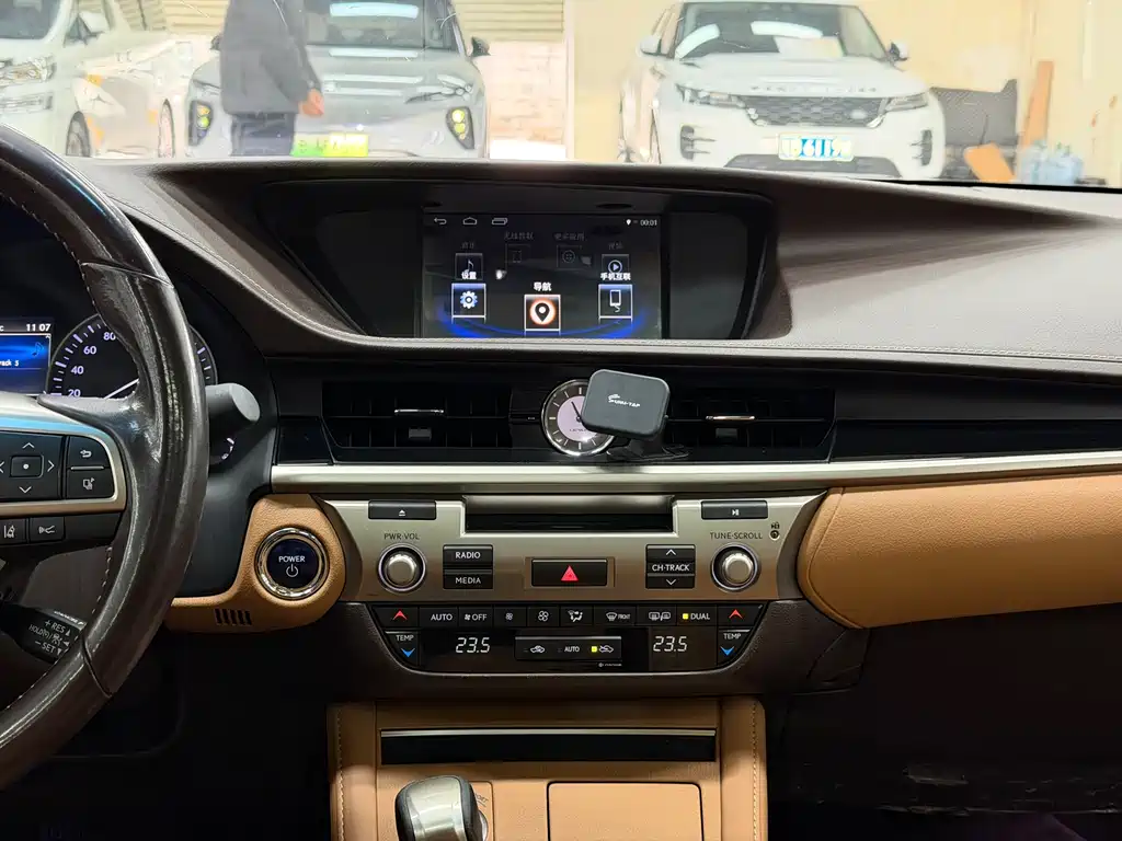 Lexus ES 2016
