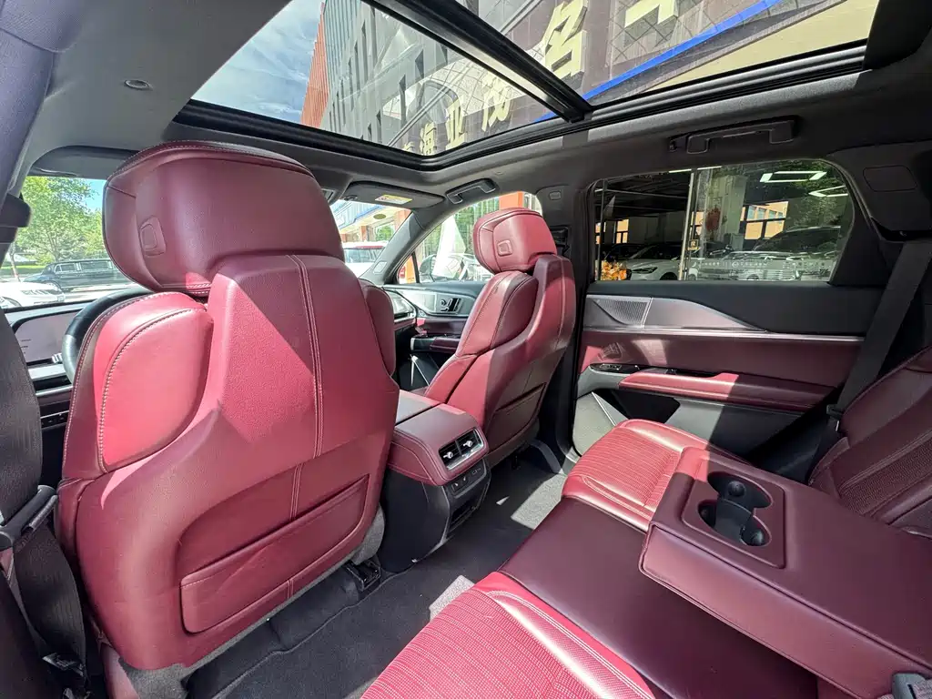 Cadillac XT5 2024 — фото 11