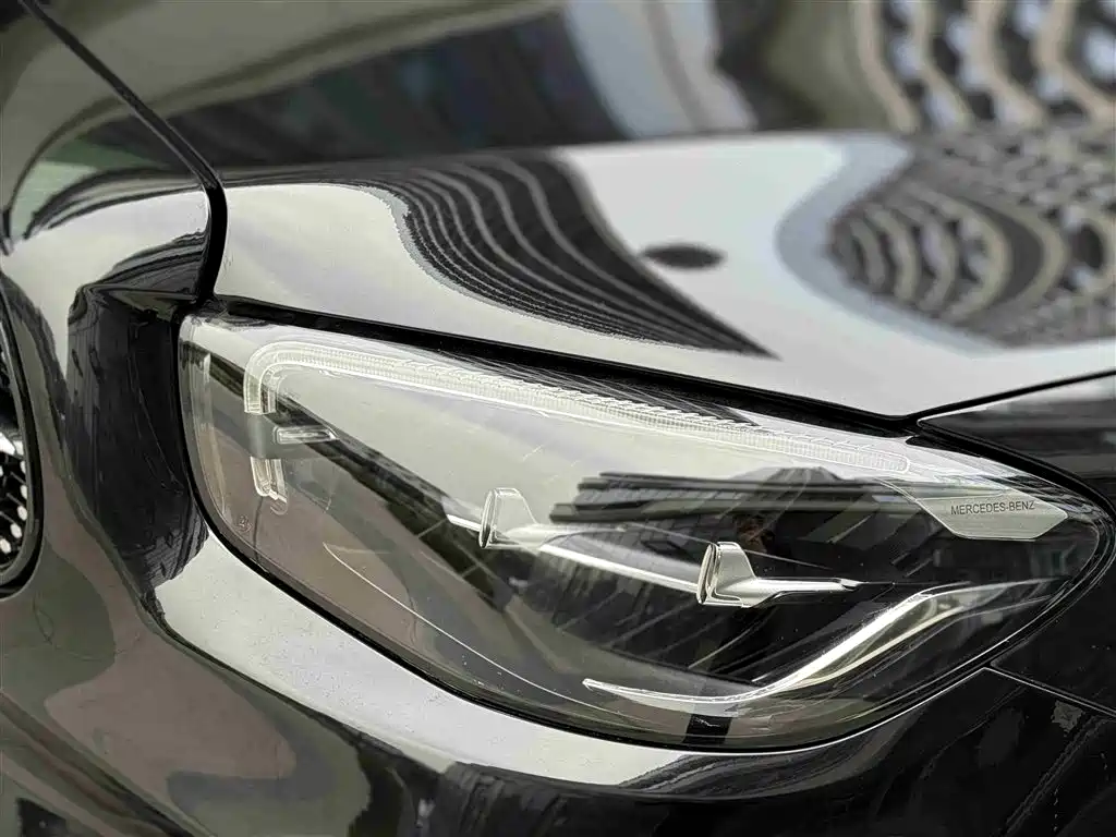 Mercedes-Benz E-Class 2022 — фото 13