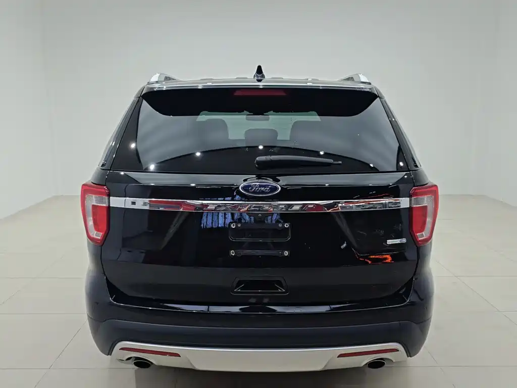 Ford Explorer 2017 — фото 10