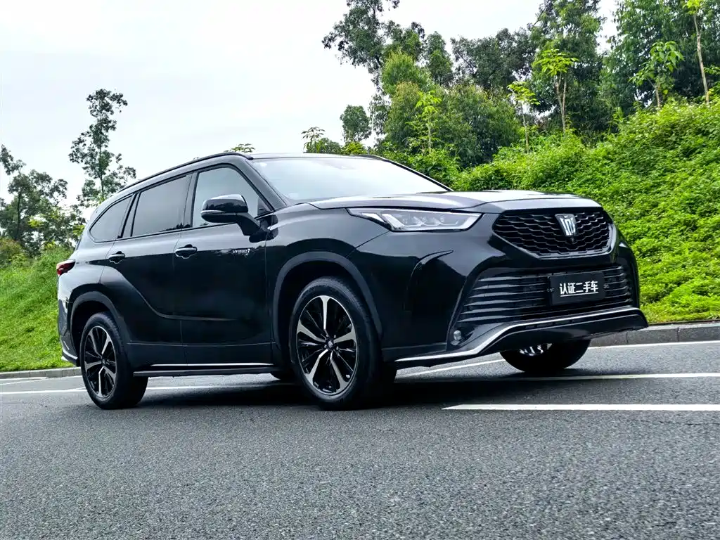 Toyota Crown Kluger 2024
