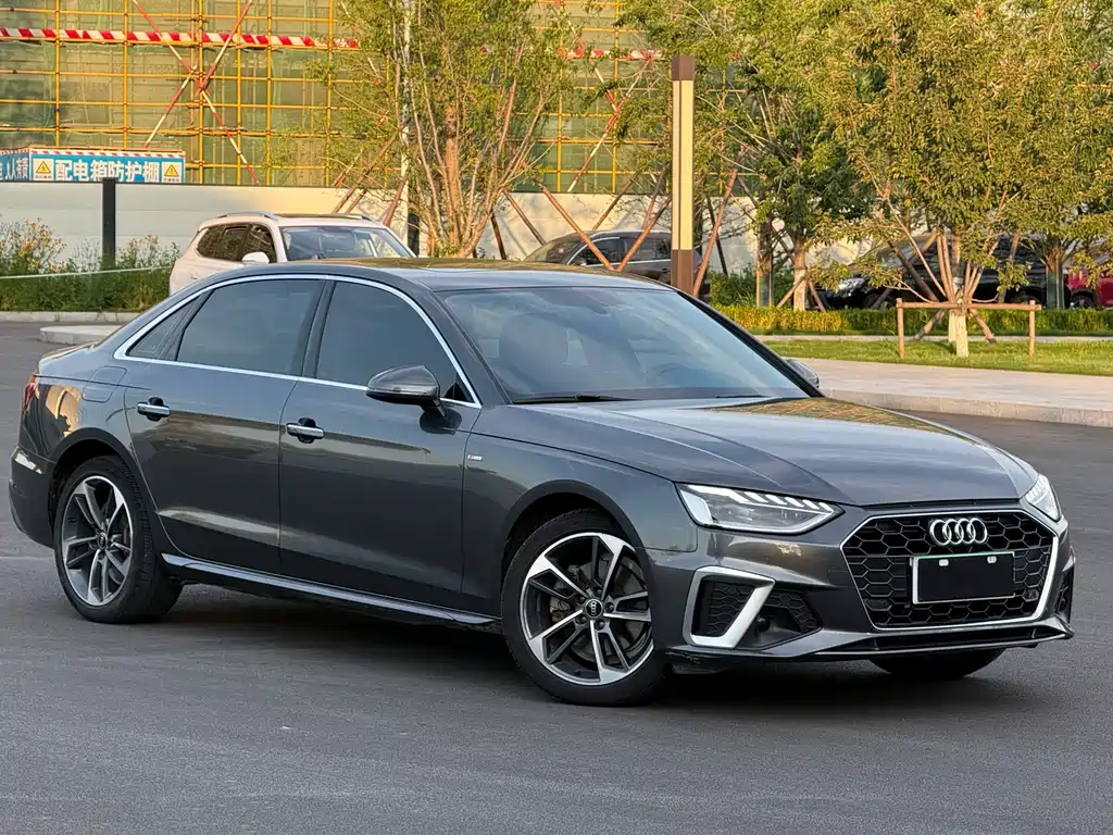 Audi A4L 2022 — фото 2