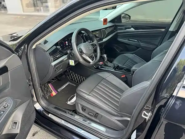 Volkswagen Passat 2023