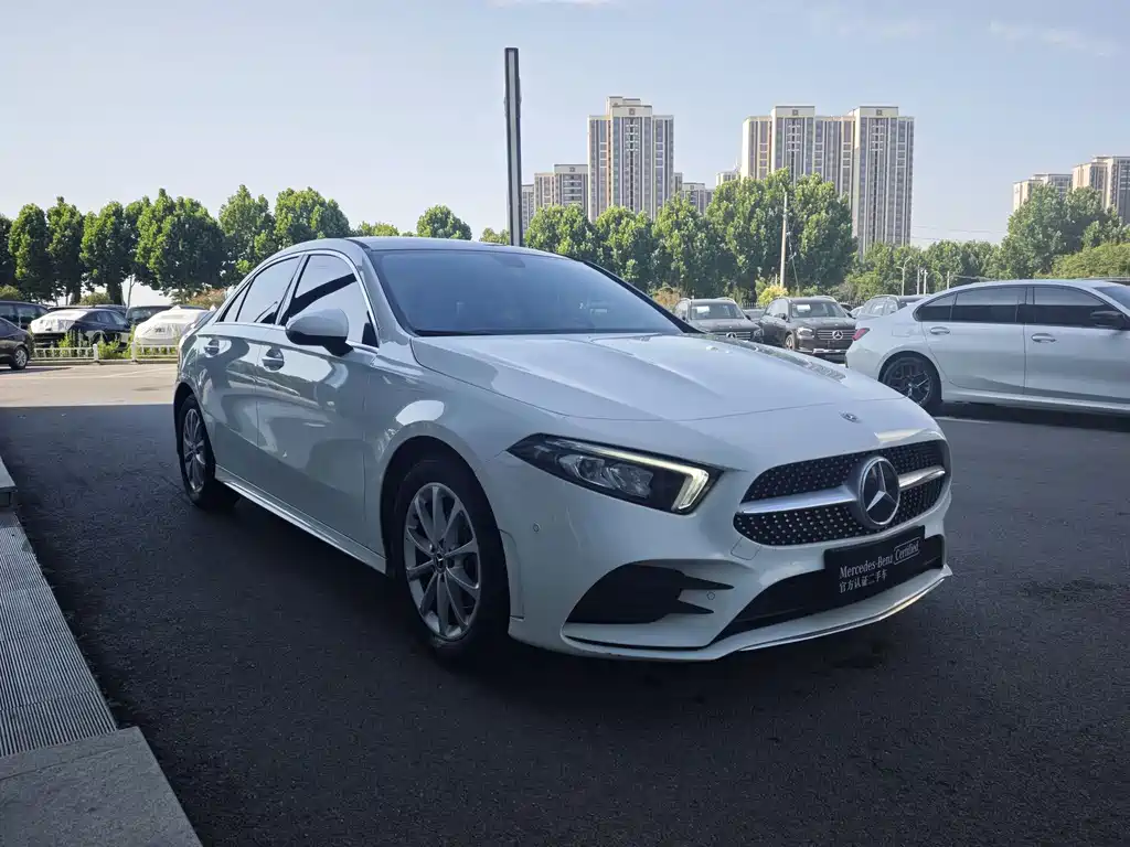 Mercedes-Benz A-Class 2022 — фото 3
