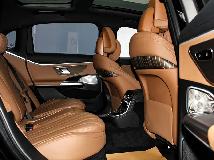 Mercedes-Benz E-Class 2025 — фото 28