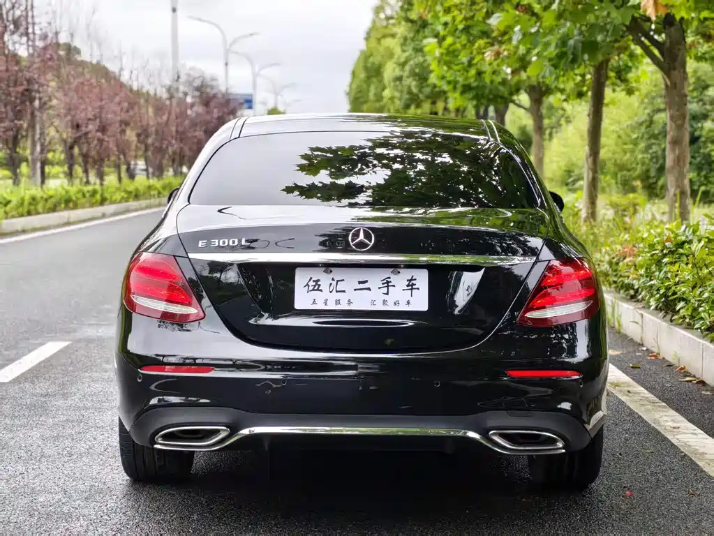 Mercedes-Benz E-Class 2019 — фото 11
