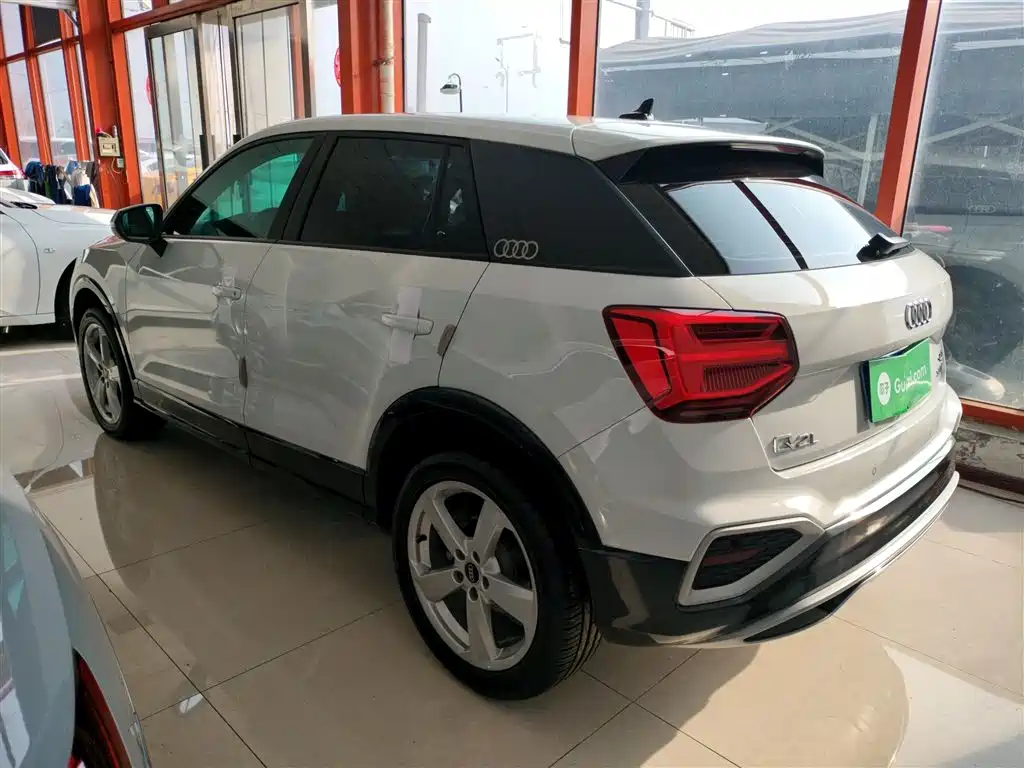 Audi Q2L 2023 — фото 23