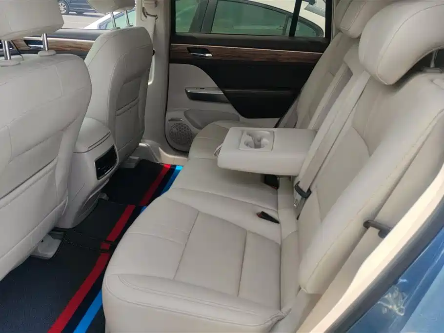 GAC Motor Trumpchi GS8 2017 — фото 11