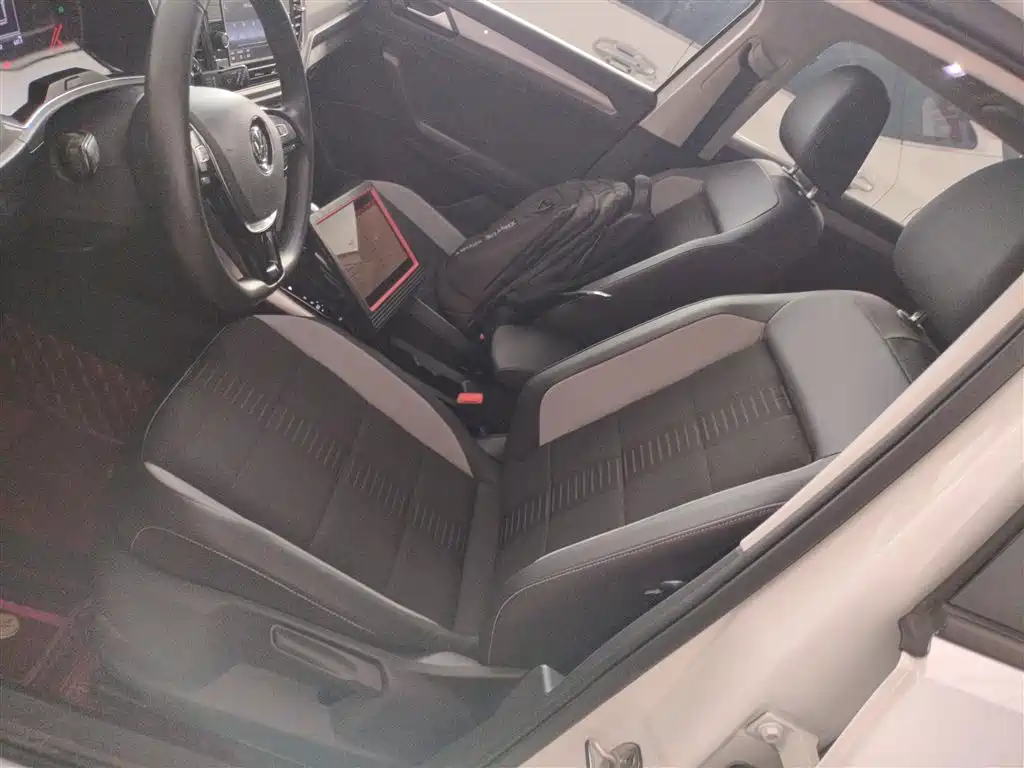 Volkswagen T-Roc 2019 — фото 11