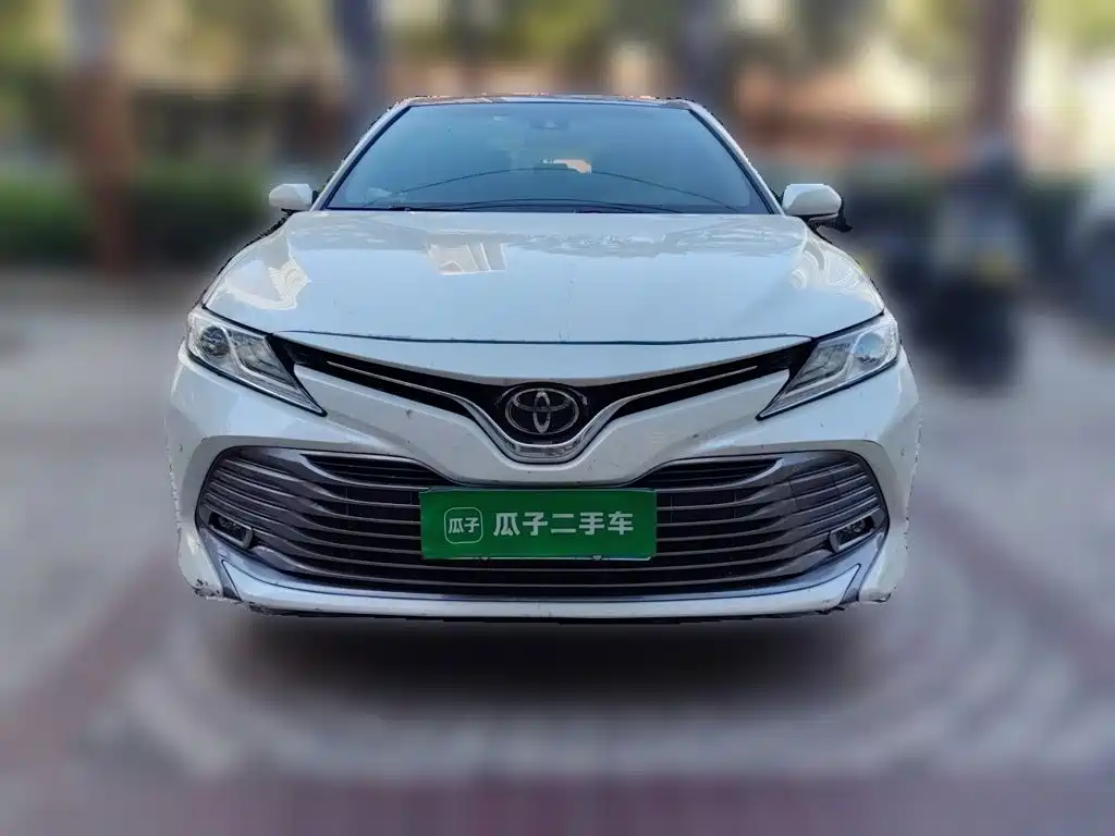 Toyota Camry 2018 — фото 2