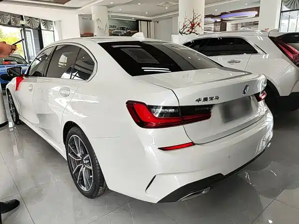 BMW 3 Series 2022