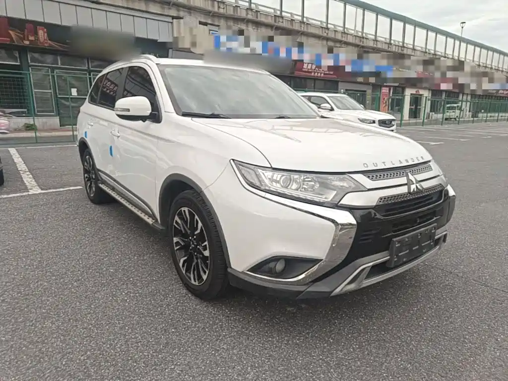 Mitsubishi Outlander 2019 — фото 4