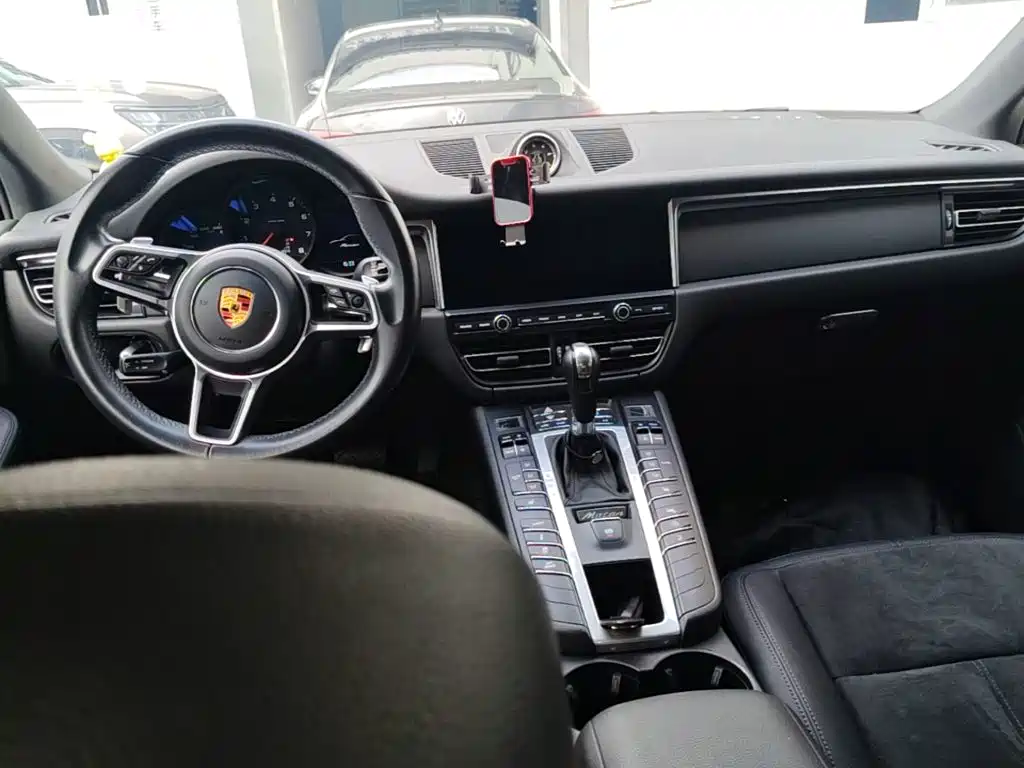 Porsche Macan 2020 — фото 10