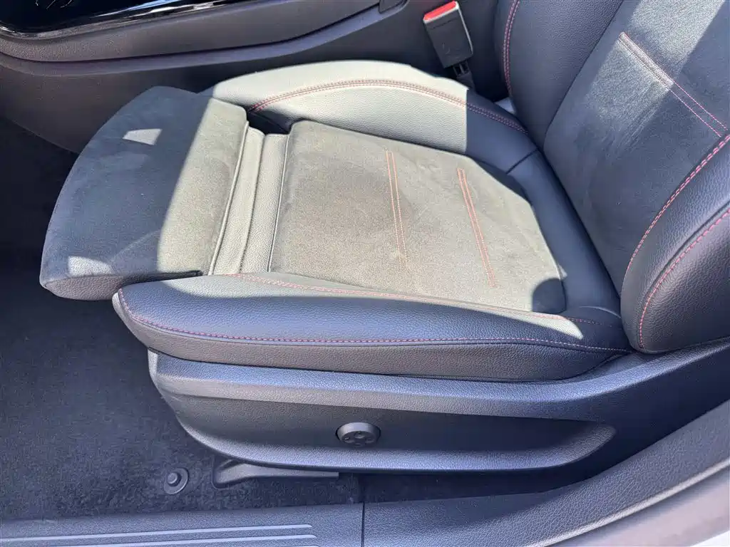 Mercedes-Benz A-Class 2023 — фото 31