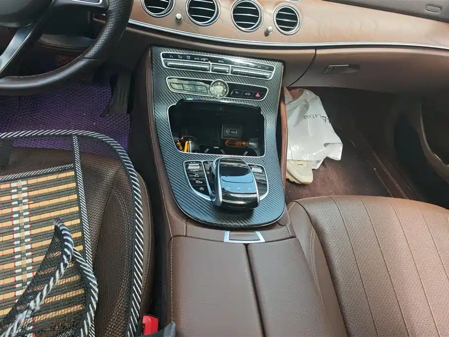 Mercedes-Benz E-Class 2017 — фото 16