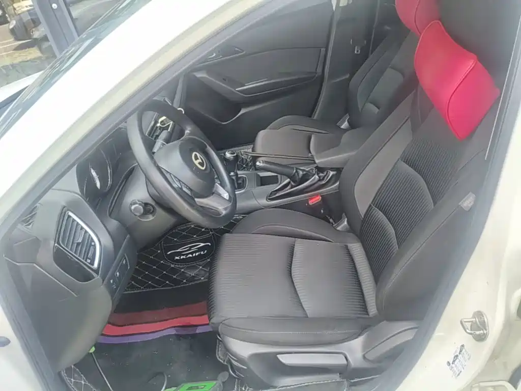 Mazda 3 Axela 2016 — фото 15