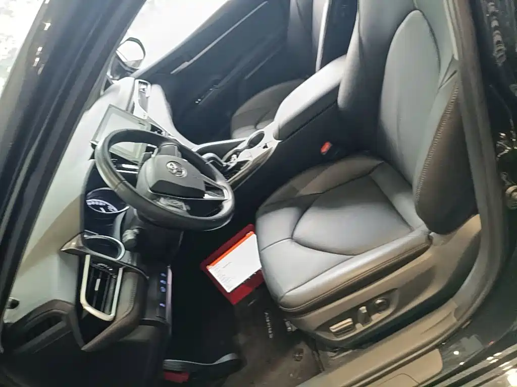 Toyota Camry 2022 — фото 15