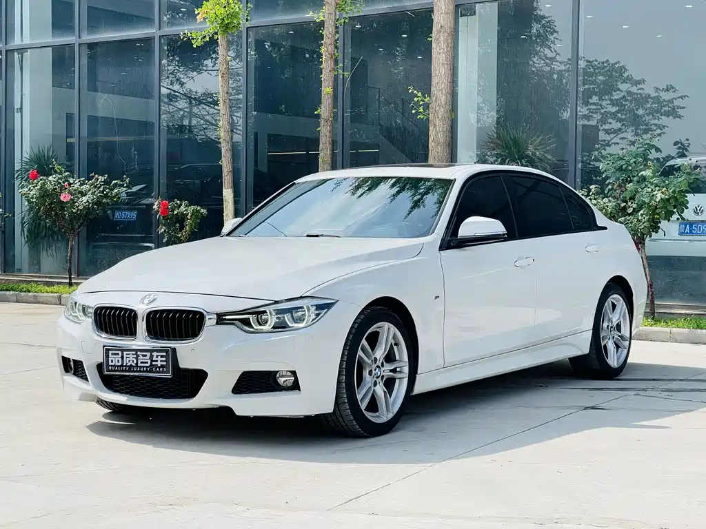 BMW 3 Series 2019 — фото 1