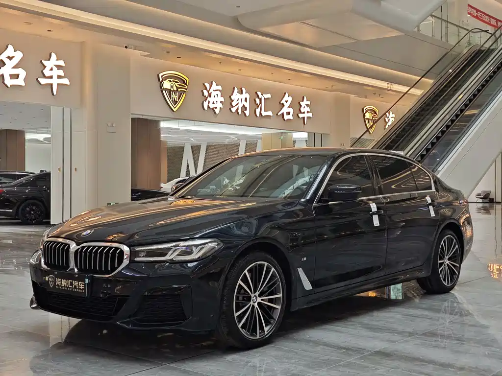 BMW 5 Series 2022 — фото 1