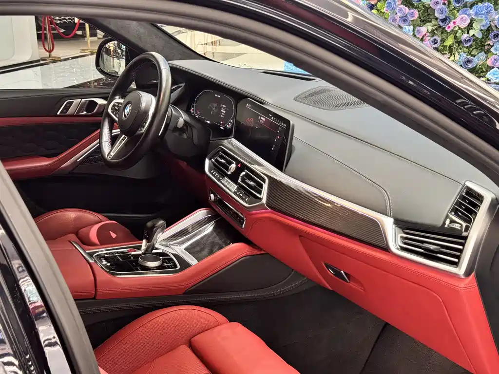 BMW X6 M 2023 — фото 11