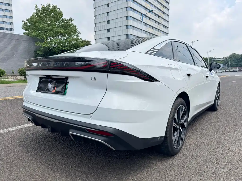 Geely Galaxy L6 2024 — фото 14