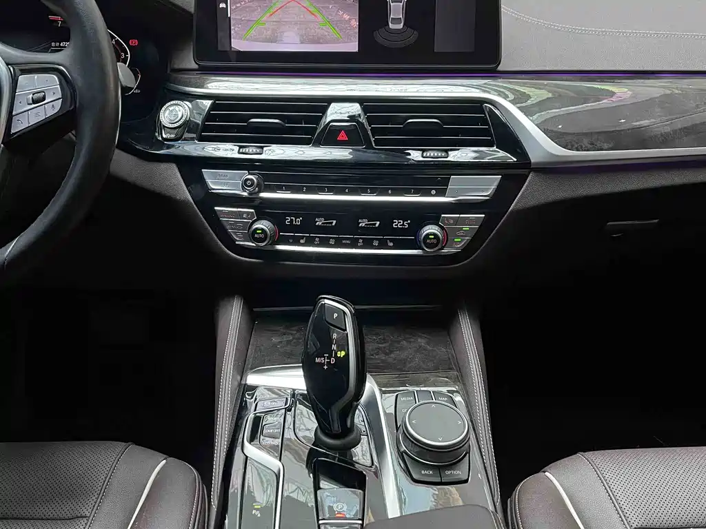 BMW 5 Series 2022 — фото 14