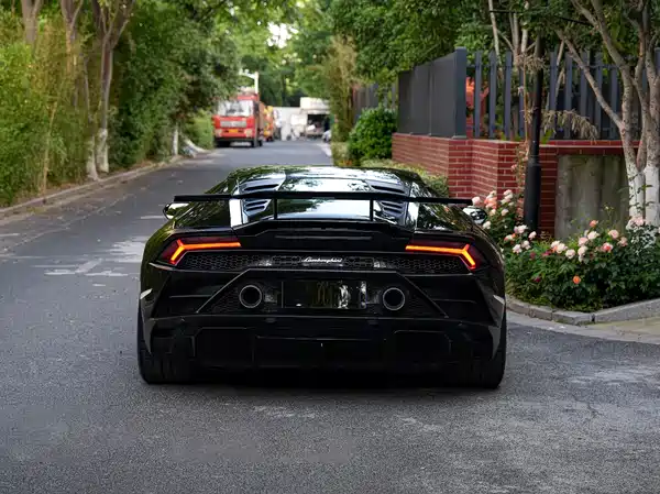 Lamborghini Huracan 2021