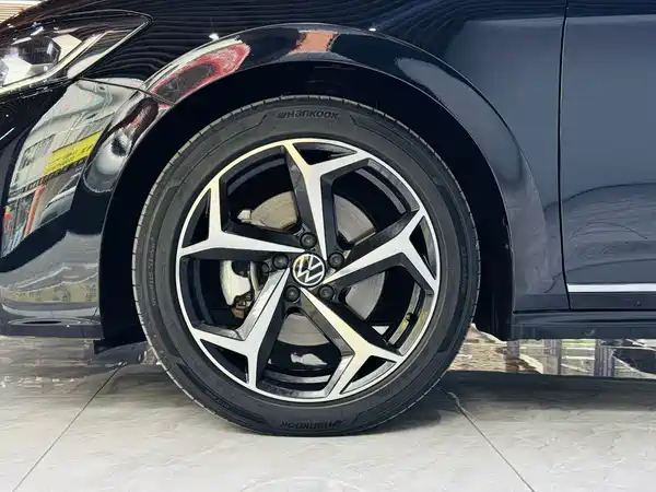 Volkswagen Passat 2024