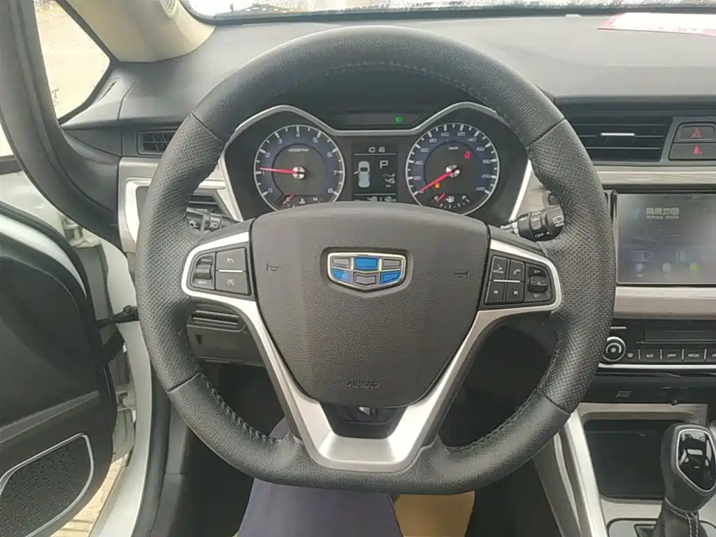 Geely Vision X3 2019 — фото 11