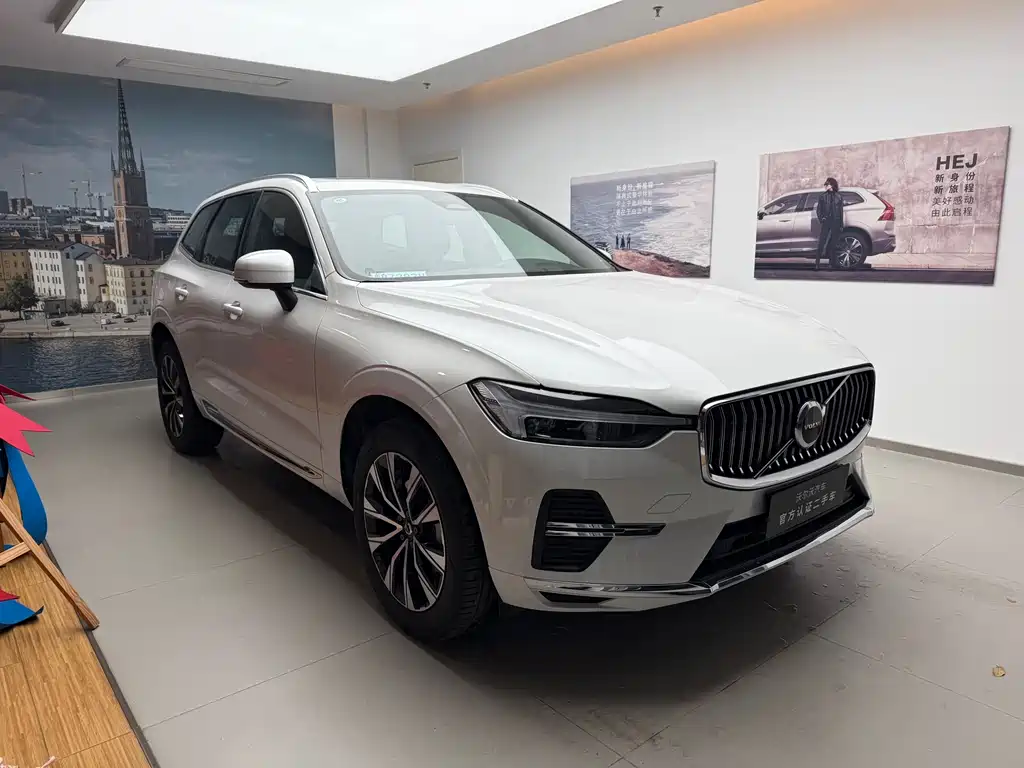 Volvo XC60 2025 — фото 2