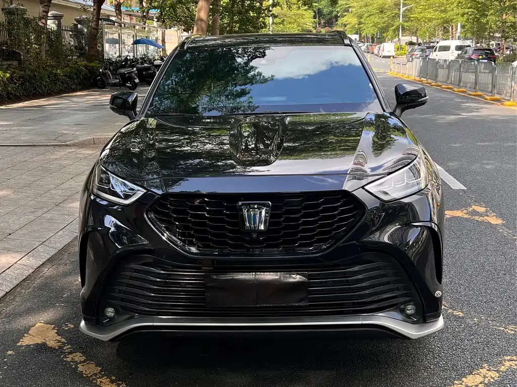 Toyota Crown Kluger 2023