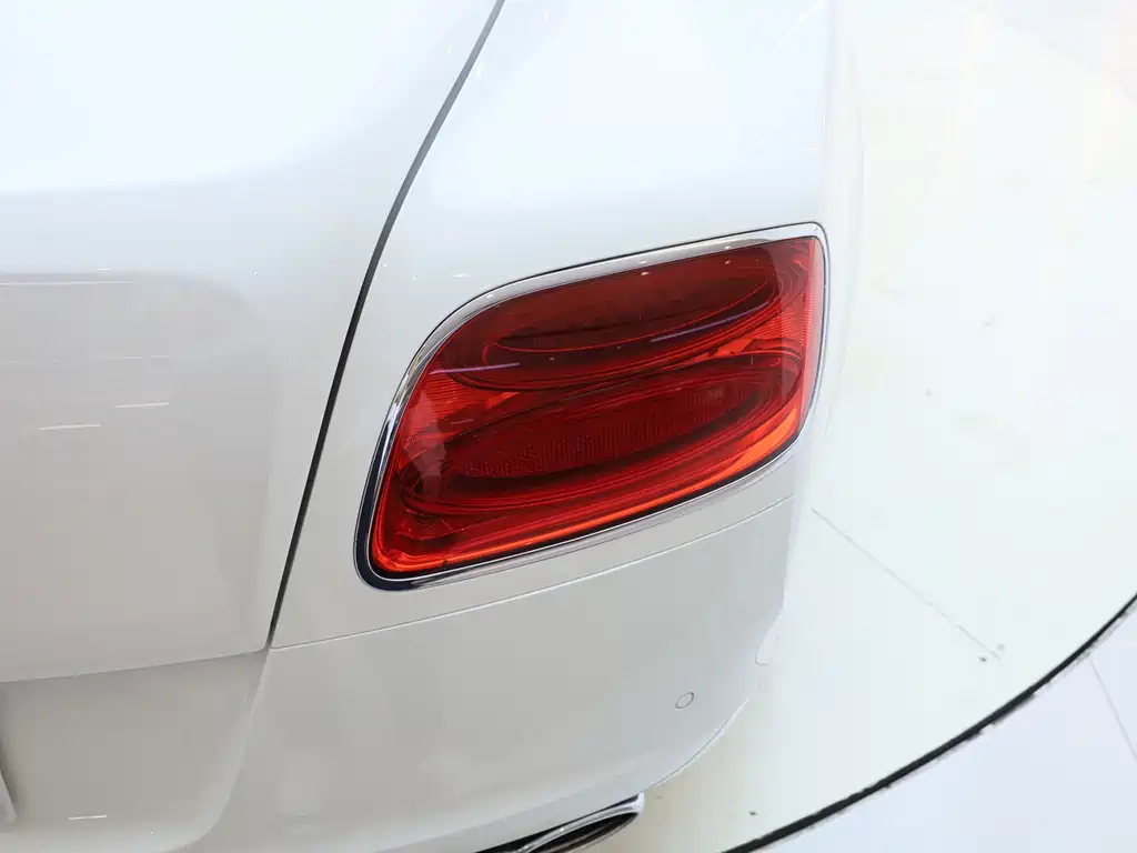Bentley Continental 2014 — фото 11